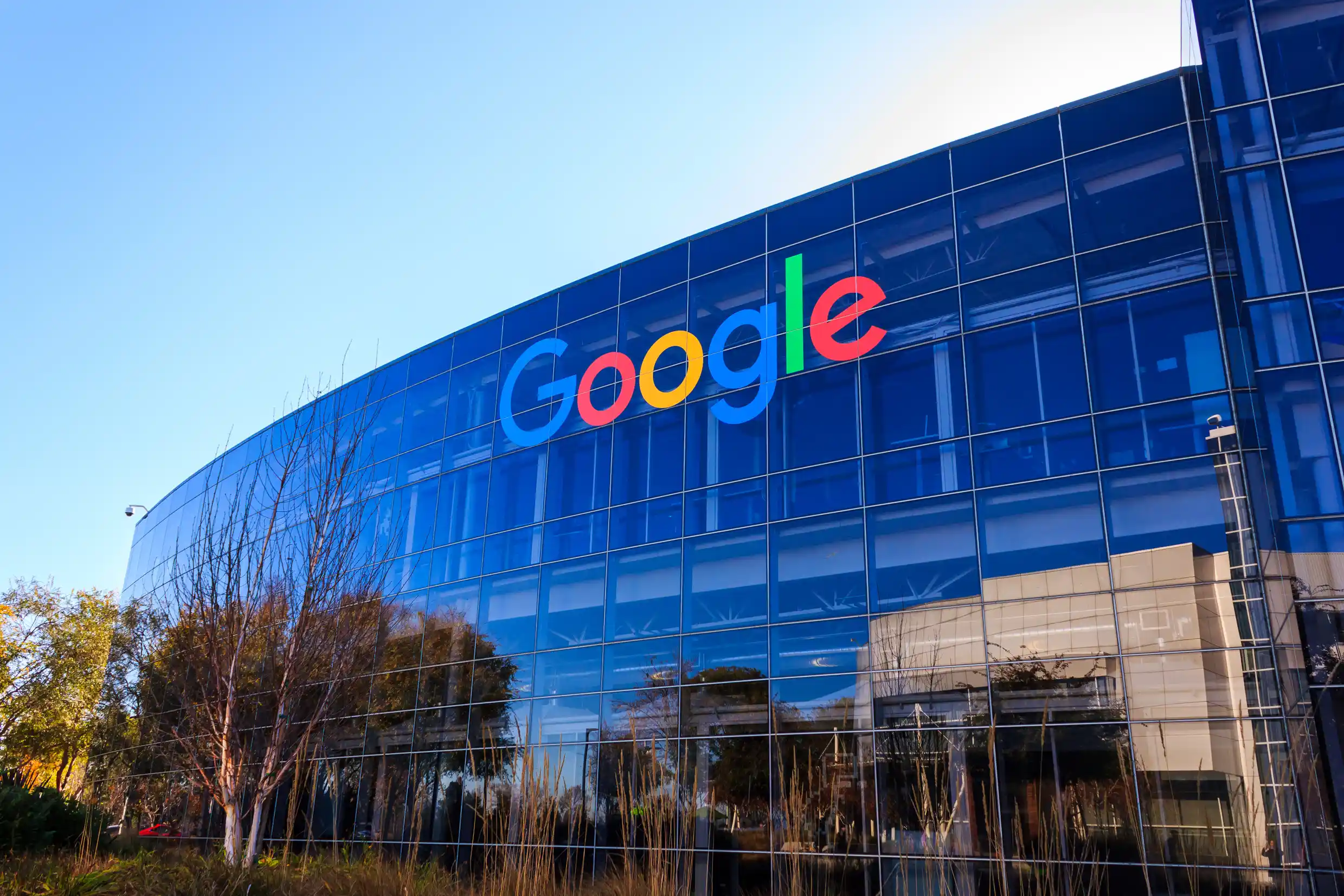 Google, 10 yılın ardından logosunu değiştirdi: İşte yeni tasarım
