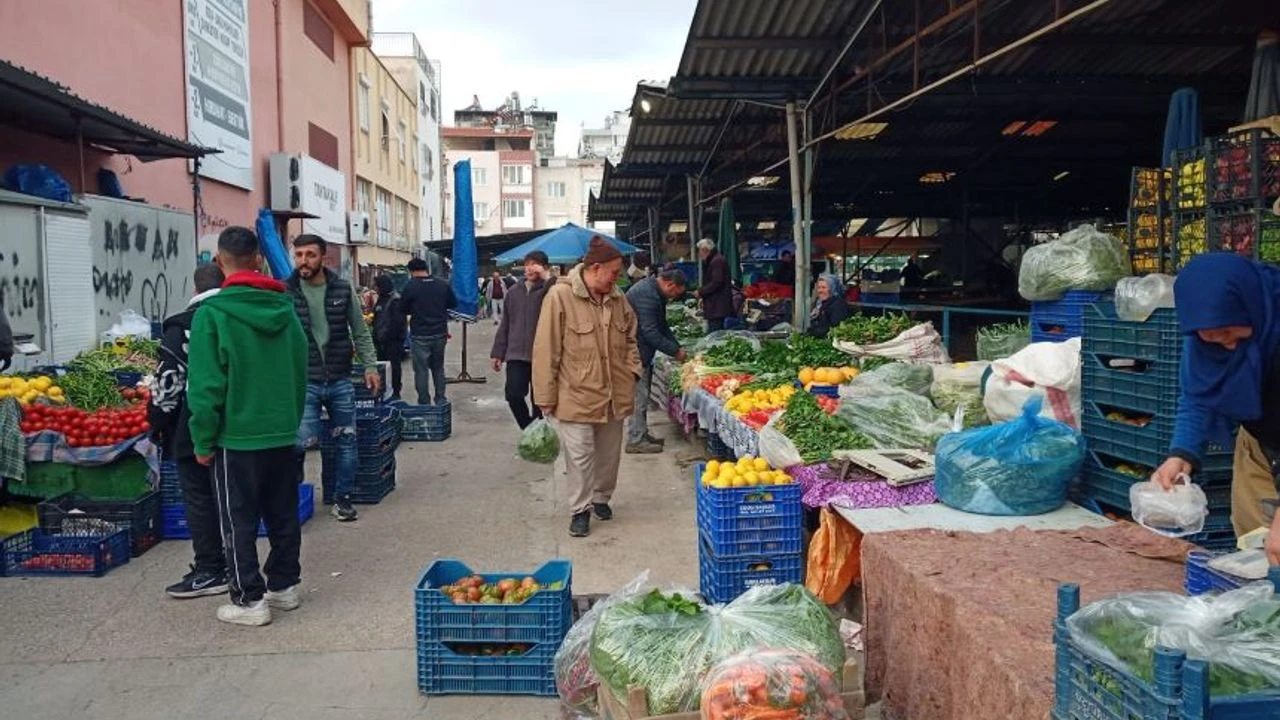 Kamuda yardımcı hizmetler sınıfında görev yapan birçok personel bulunmakla birlikte bu personellerden biri de temizlik görevlileridir. Farklı kamu kur