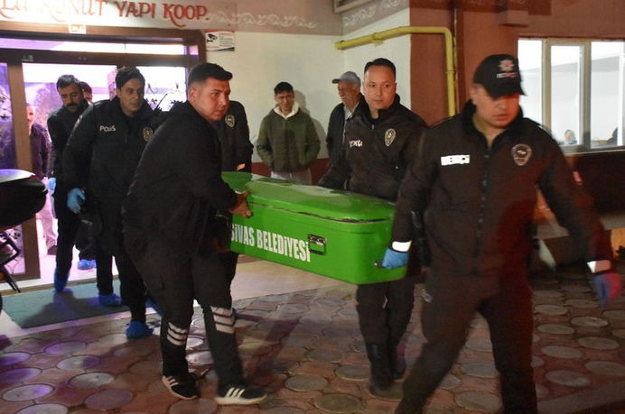 Sivas'ta Dehşet: Kardeşler Kelepçeyle Bağlanıp Öldürüldü!